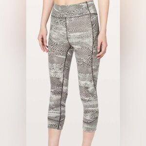Lululemon In Movement Crop Everlux 19’’ in Swerve Vapor Metal Grey Women’s 10